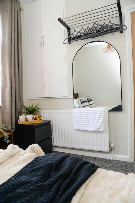 Ferienwohnung Delightful 2 Bed Town Centre House, Sleeps 4 Barnsley Exterior foto
